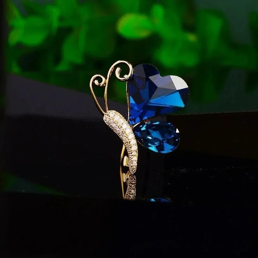 VQ Butterfly Brooch - Picture 3 of 8